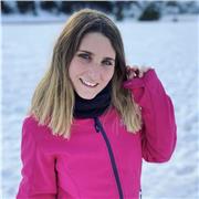 Las clases van dirigidas a los alumnos que quieran un refuerzo en el idioma o aprenderlo desde cero.
Soy una persona activa y muy entusiasta y apasionada por su trabajo.